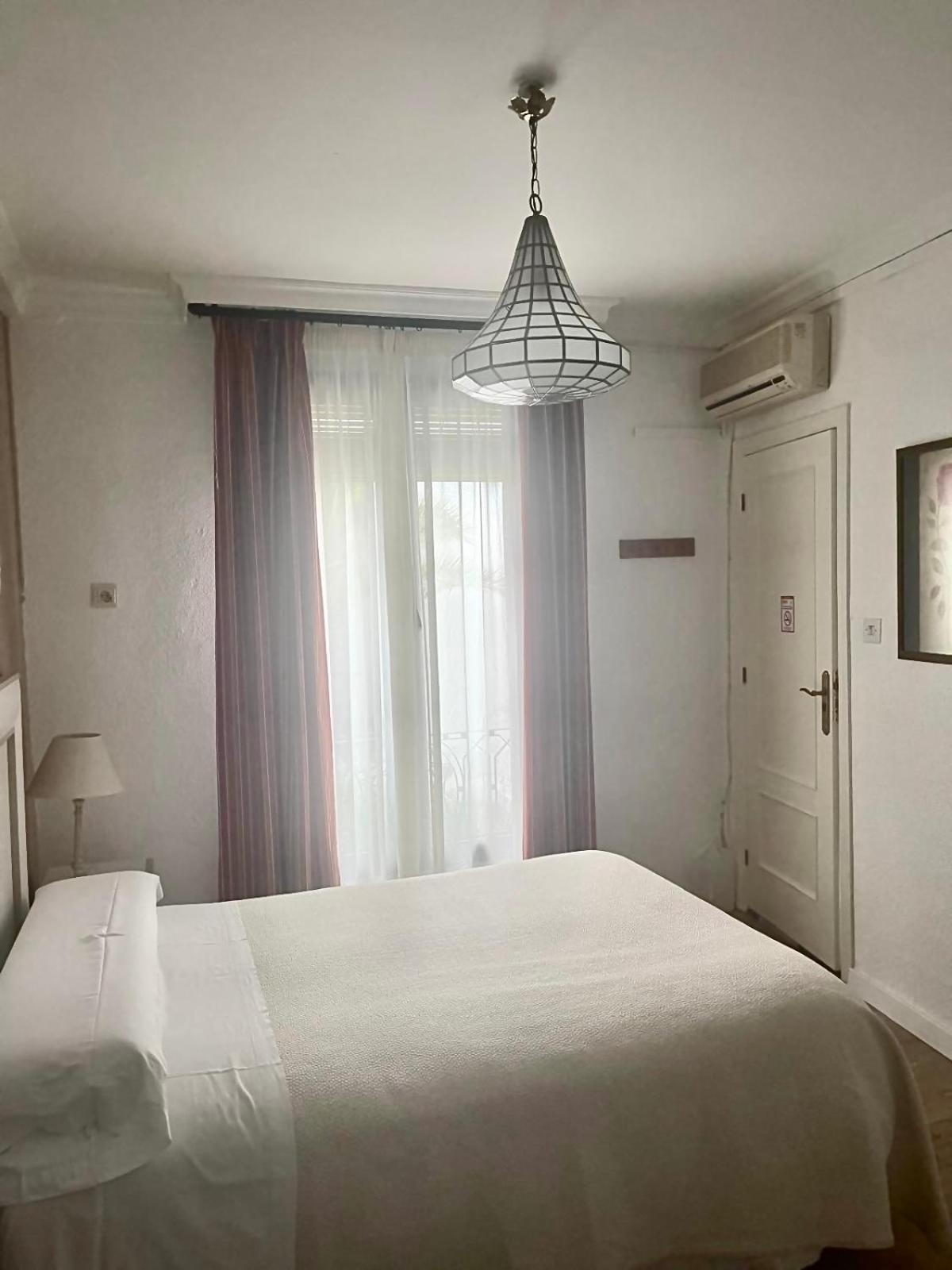 Pension Zurita Granada Exterior photo